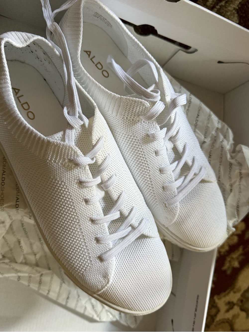 ALDO Shadoe-70 White Knit Lace-Up Sneakers Women’s Size 10 w/ Box